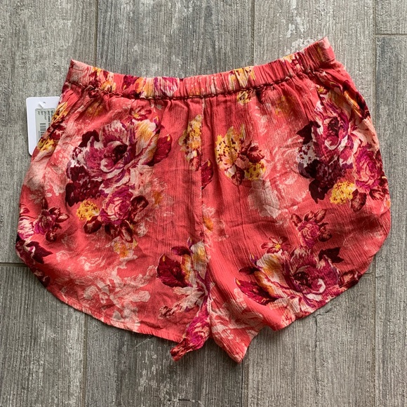 π₯π₯BILLABONG - FLORAL SUMMER SHORTSπ₯π₯ - Picture 4 of 4